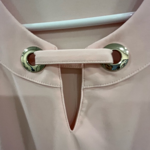 Pale pink chique blouse - Picture 3 of 4